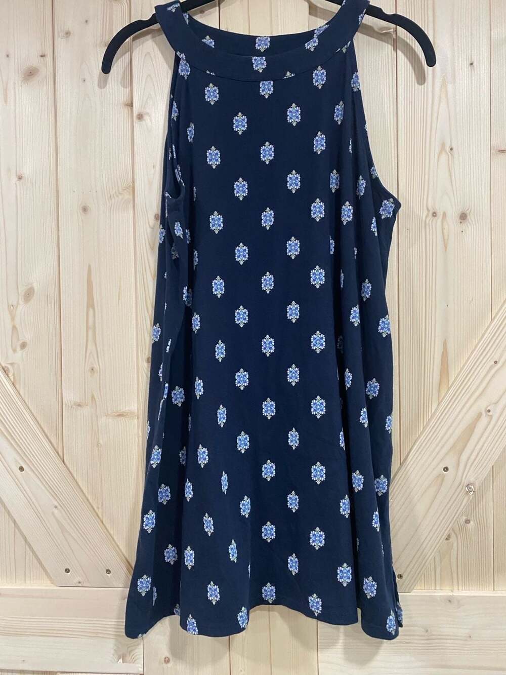 J.Jill Halter-Neckline Tunic Tank Navy Blue Floral Print medium